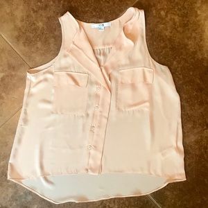 EUC XXI Peach Top Size Medium